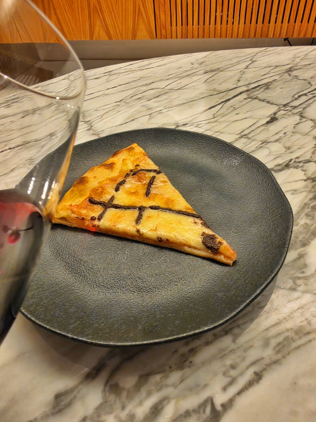 A garrafa que a casa bebeu